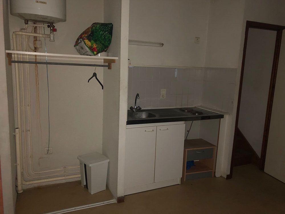 intérieur immeuble avant travaux